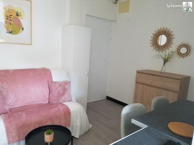 Studio 1 pièce 12 m²