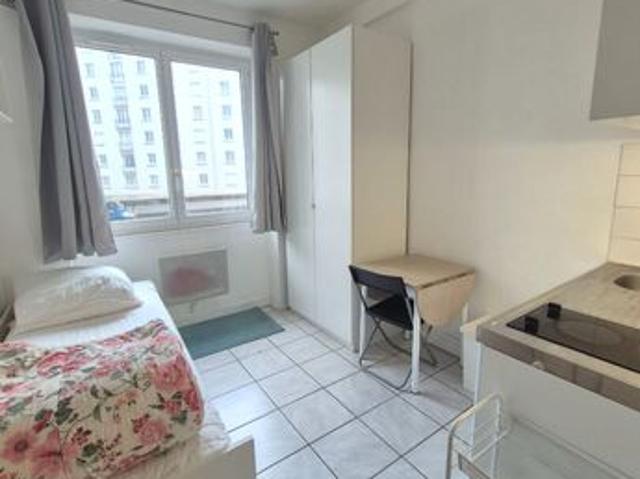 Studio 1 pièce 12 m²