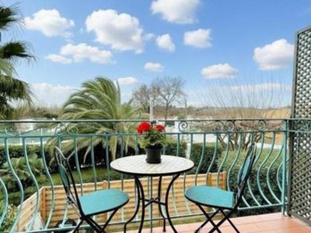 Studio 1 pièce 12 m²