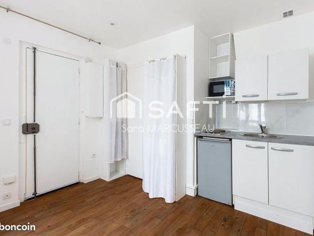 Studio 1 pièce 12 m²