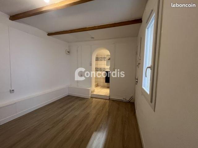 Studio 1 pièce 12 m²