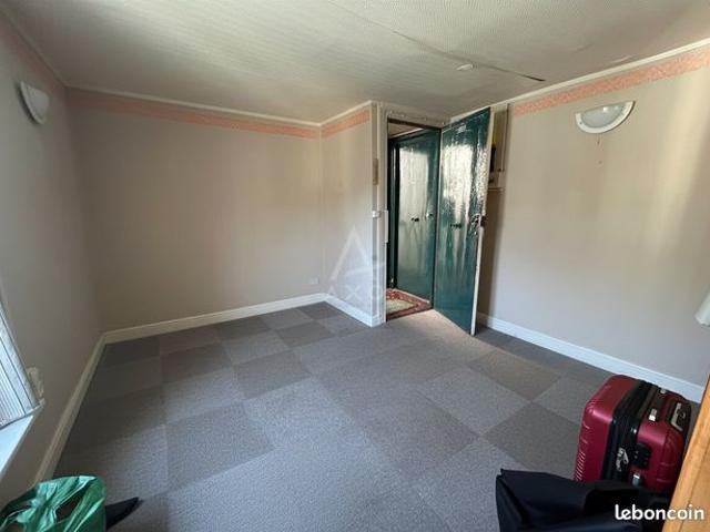 Studio 1 pièce 12 m²