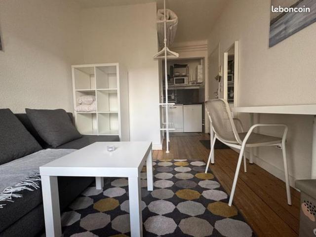 Studio 1 pièce 12 m²