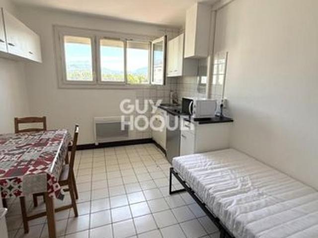 Studio 1 pièce 12 m²