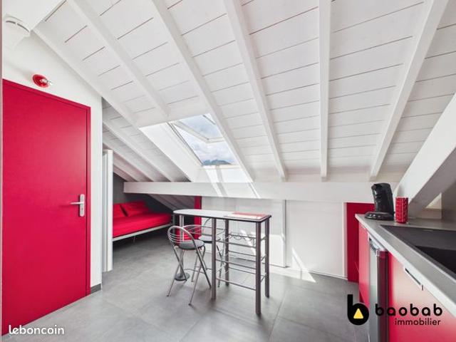 Studio 1 pièce 12 m²