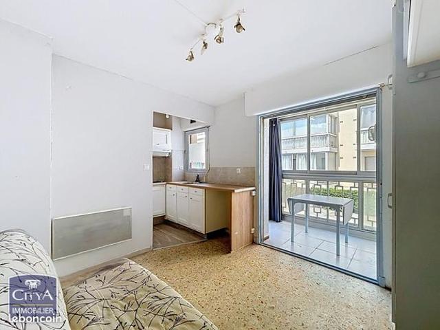 Studio 1 pièce 12 m²