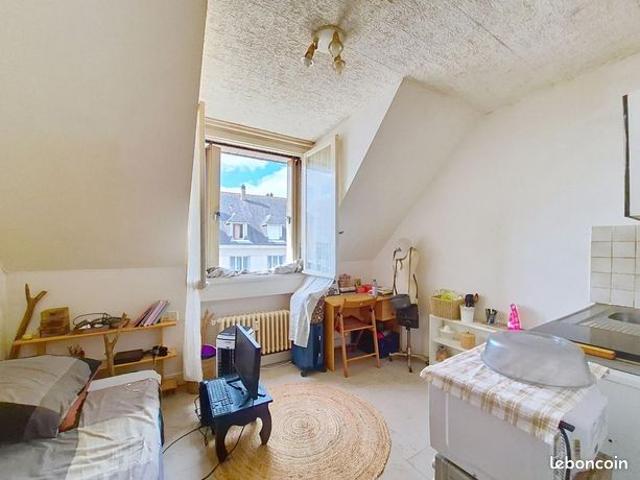Studio 1 pièce 12 m²