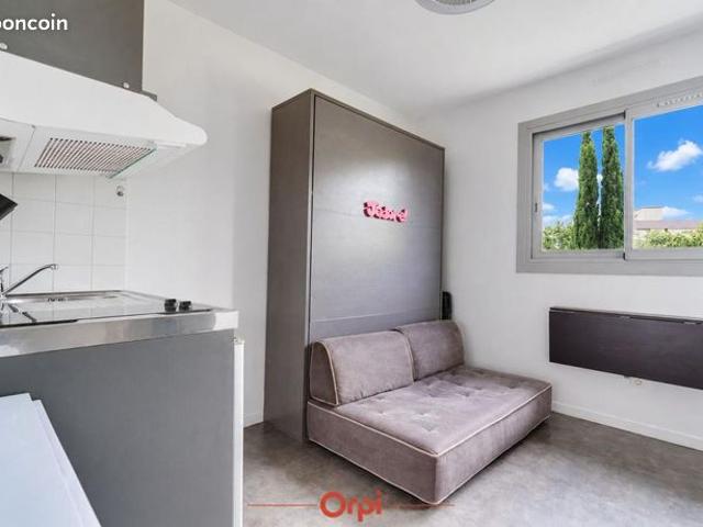 Studio 1 pièce 12 m²