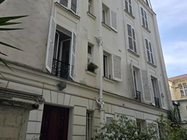 Studio 1 pièce 12 m²