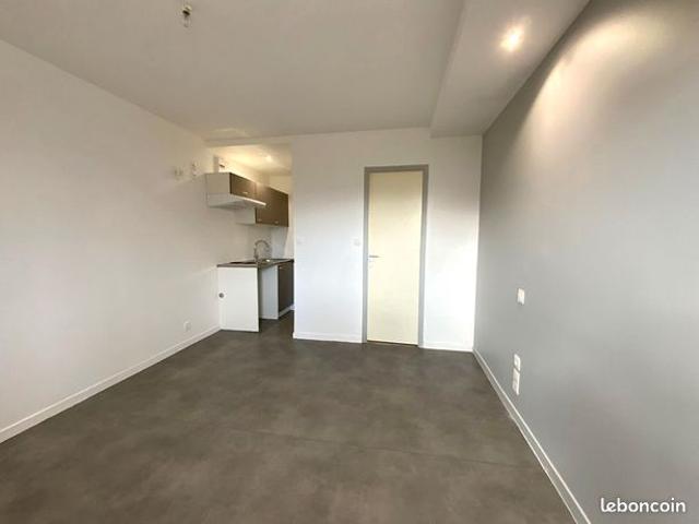 Studio 1 pièce 17 m²