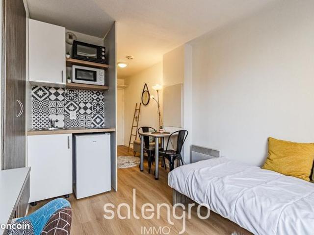 Studio 1 pièce 17 m²