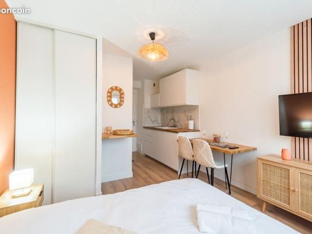 Studio 1 pièce 17 m²