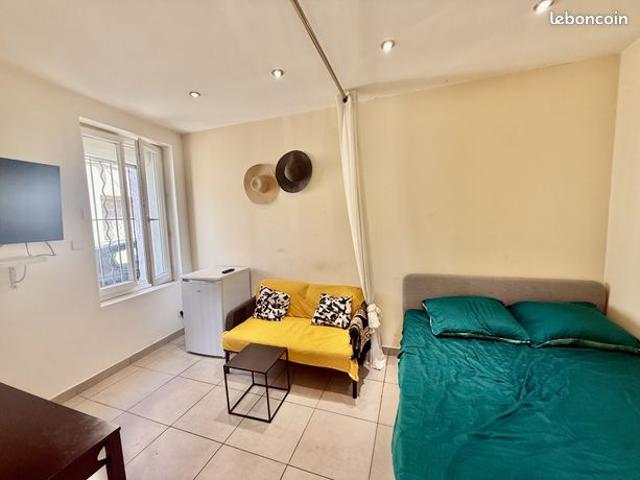 Studio 1 pièce 17 m²