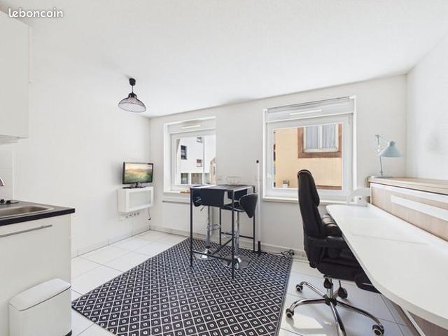 Studio 1 pièce 17 m²