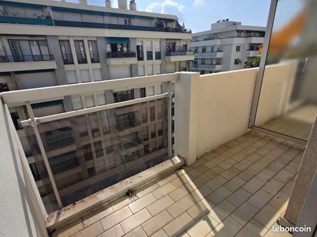 Studio 1 pièce 17 m²