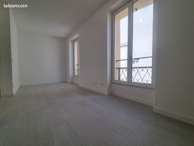 Studio 1 pièce 17 m²