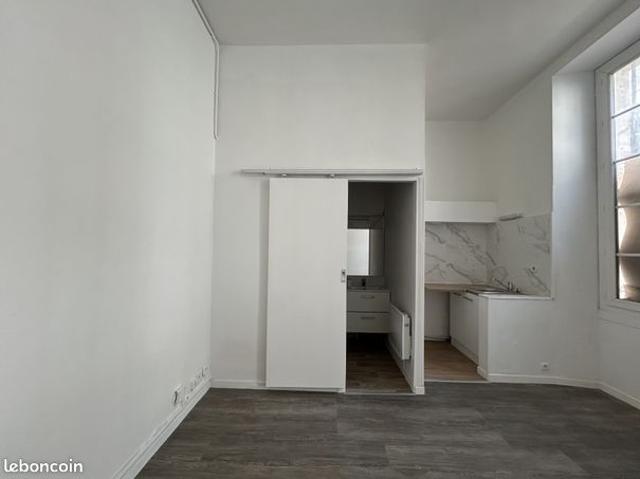 Studio 1 pièce 17 m²
