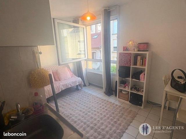 Studio 1 pièce 17 m²