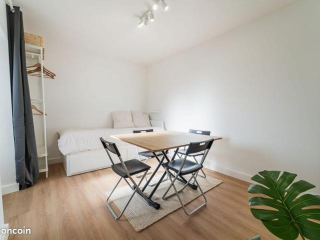Studio 1 pièce 17 m²