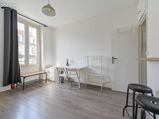 Studio 1 pièce 17 m²