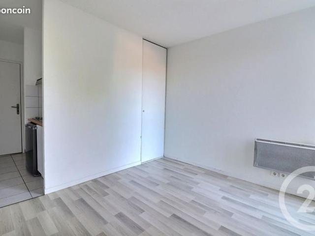 Studio 1 pièce 17 m²