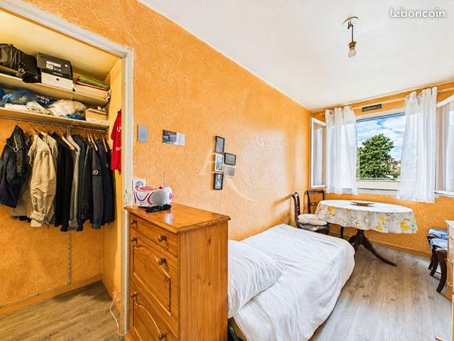 Studio 1 pièce 14 m²