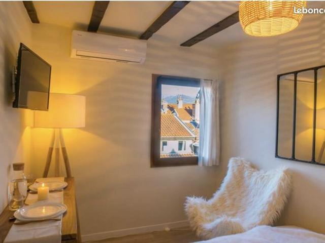 Studio 1 pièce 14 m²
