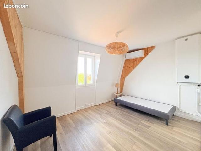 Studio 1 pièce 14 m²