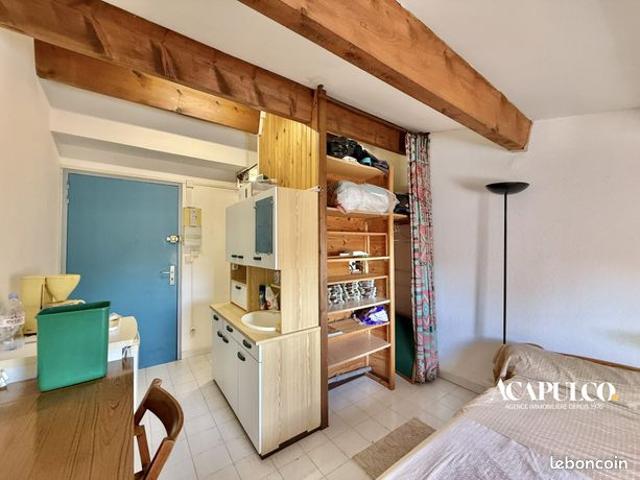Studio 1 pièce 14 m²