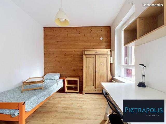 Studio 1 pièce 14 m²