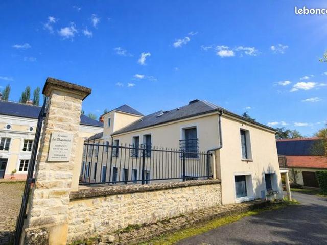 Studio 1 pièce 14 m²