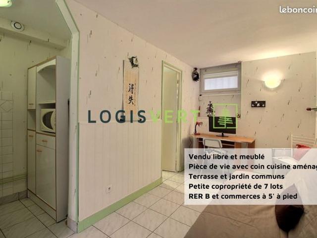 Studio 1 pièce 14 m²