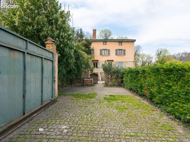Studio 1 pièce 14 m²