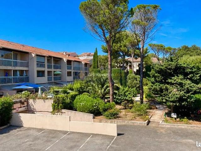Studio 1 pièce 14 m²