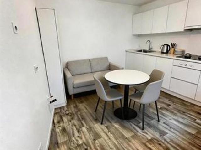 Studio 1 pièce 14 m²