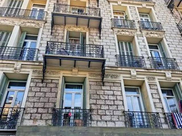 Studio 1 pièce 14 m²