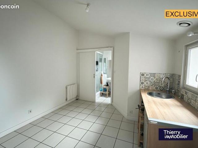 Studio 1 pièce 14 m²