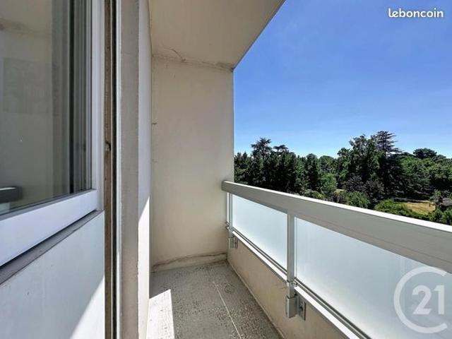 Studio 1 pièce 14 m²