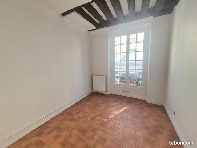 Studio 1 pièce 14 m²