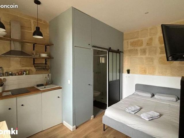 Studio 1 pièce 14 m²