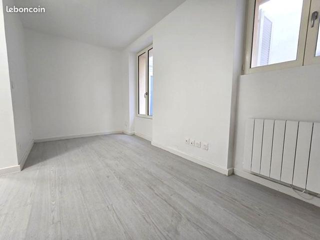 Studio 1 pièce 14 m²