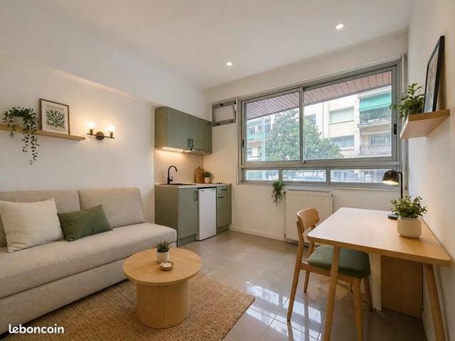 Studio 1 pièce 15 m²