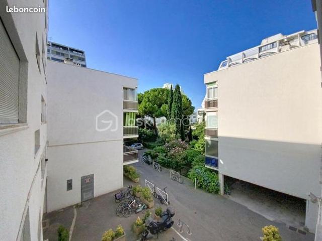 Studio 1 pièce 15 m²