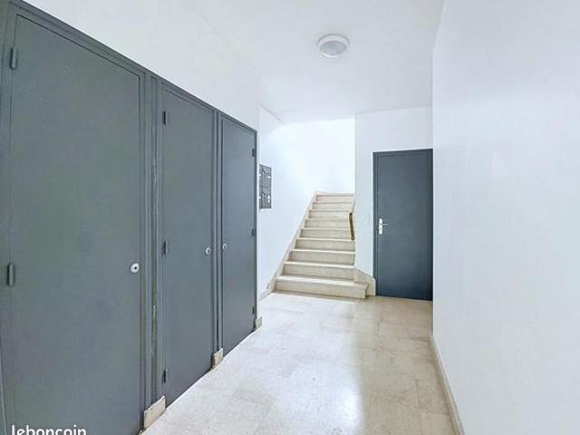Studio 1 pièce 16 m²