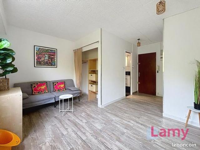 Studio 1 pièce 18 m²