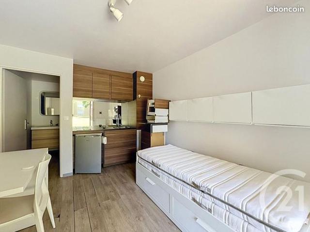 Studio 1 pièce 18 m²