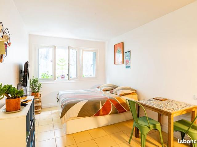Studio 1 pièce 18 m²