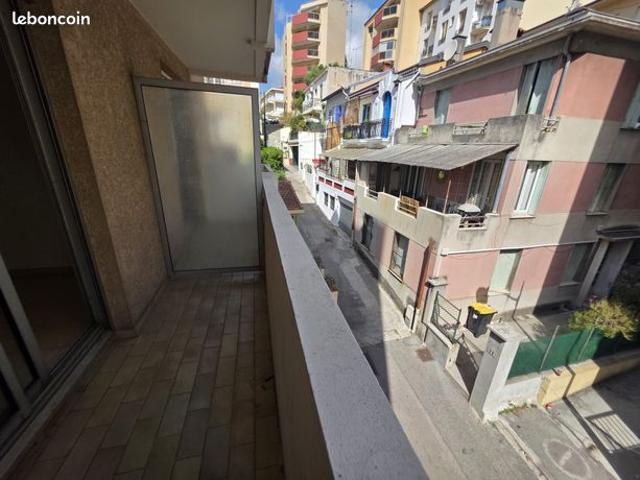Studio 1 pièce 18 m²