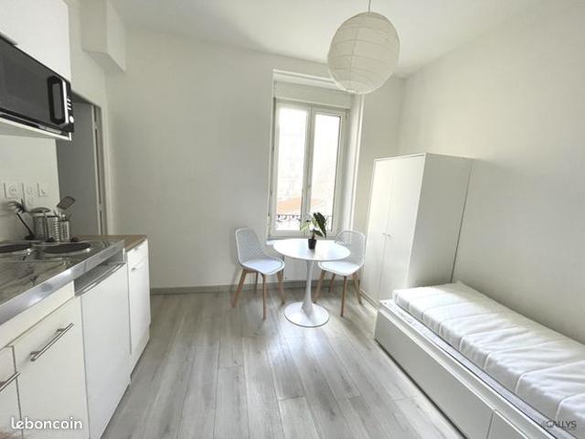 Studio 1 pièce 18 m²