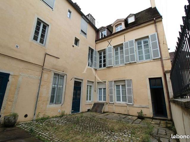 Studio 1 pièce 18 m²